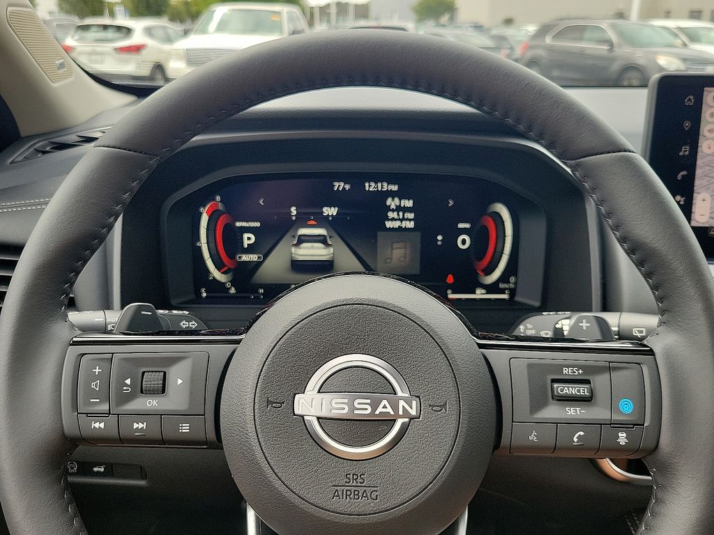 2025 Nissan Rogue Platinum 11