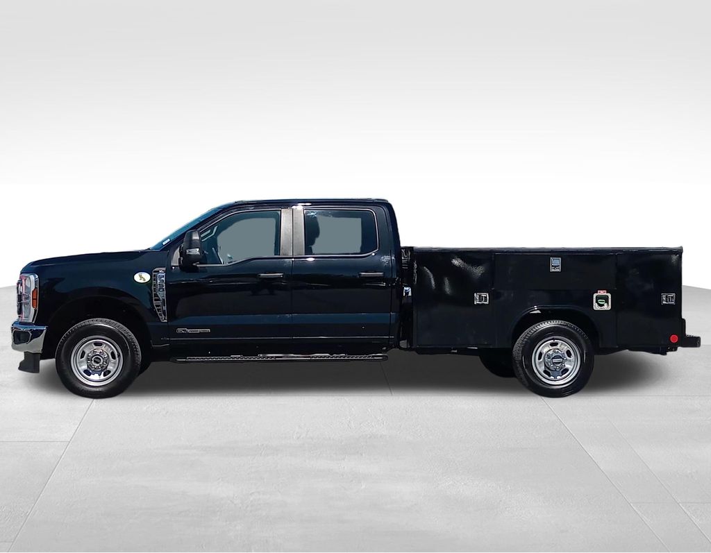 2025 Ford F-350 Chassis XL