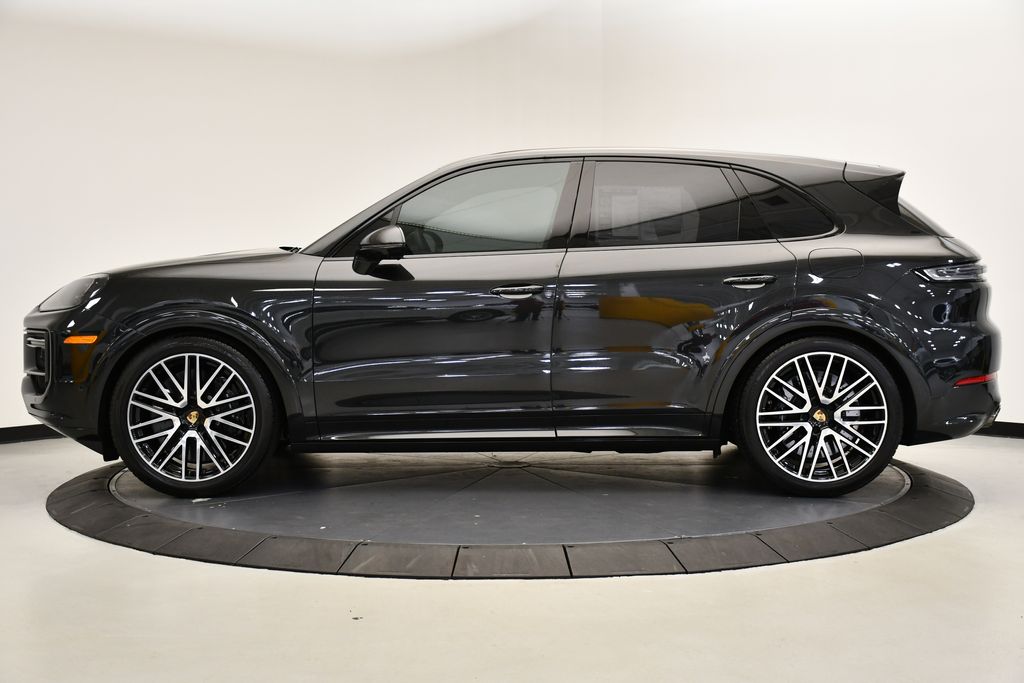 2024 Porsche Cayenne Turbo E-Hybrid 2