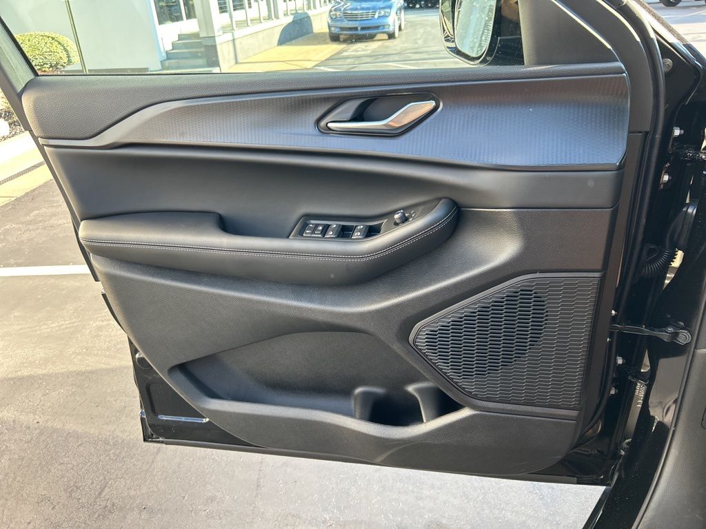2025 Jeep Grand Cherokee L Altitude - Photo 19
