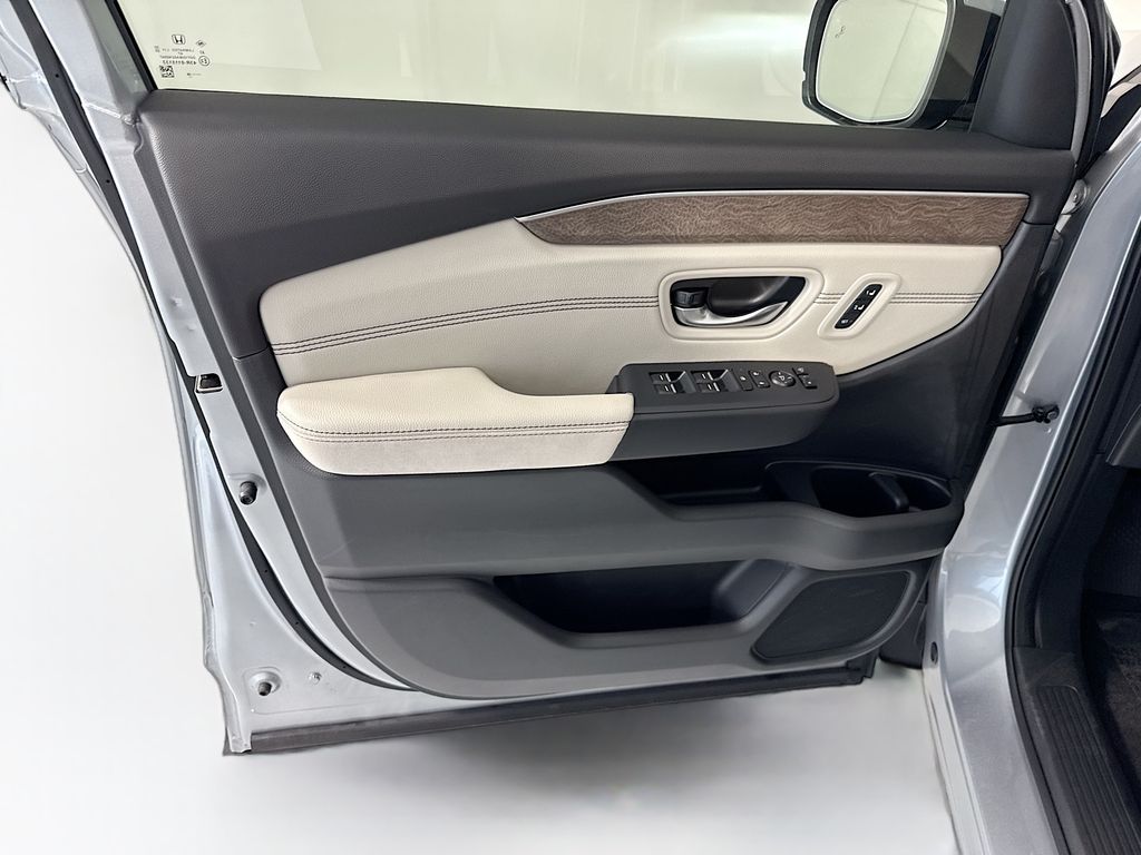 Thumbnail: 2026 Honda Pilot - 26