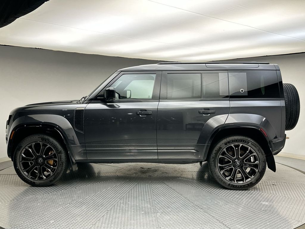 2025 Land Rover Defender 110 2