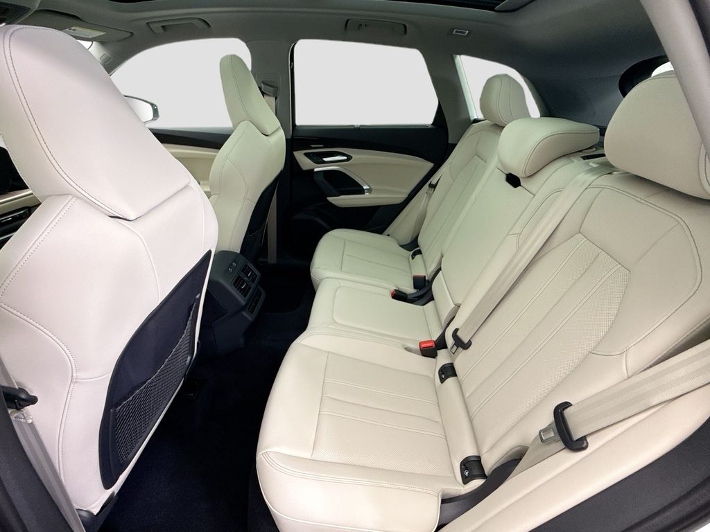 Thumbnail: 2025 Audi Q5 - 21