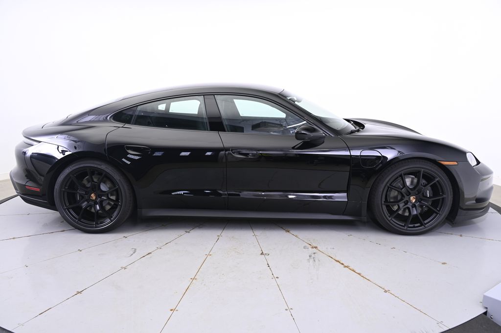Thumbnail: 2025 Porsche Taycan - 8