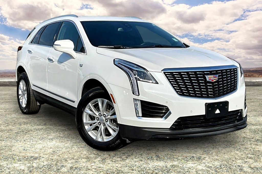 Crystal White Tricoat 2025 Cadillac XT5 Luxury FWD SUV / Crossover Front-Wheel Drive 9-Speed Automatic