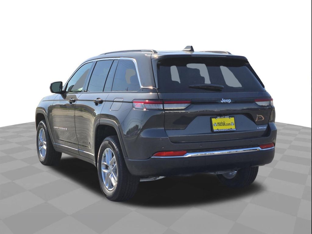 2026 Jeep Grand Cherokee Laredo - 3