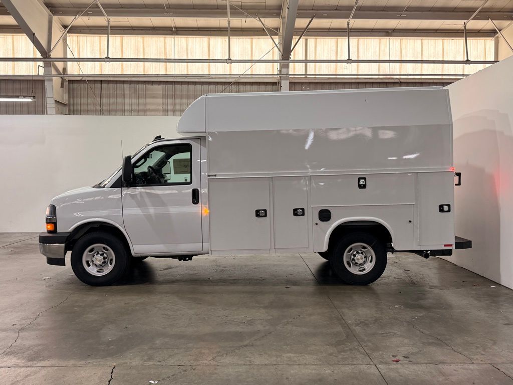 2025 Chevrolet Express 3500 Work Van