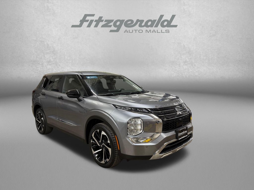 Gray 2024 Mitsubishi Outlander SE S-AWC SUV / Crossover All-Wheel Drive Continuously Variable Transmission