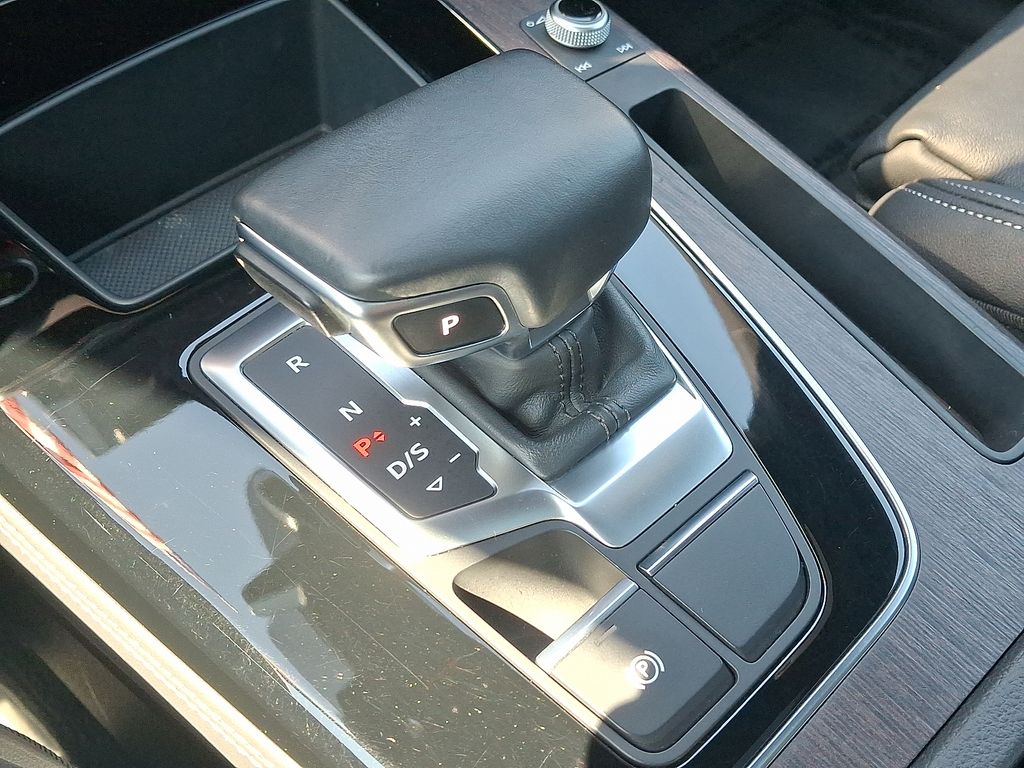 Thumbnail: 2022 Audi Q5 - 15