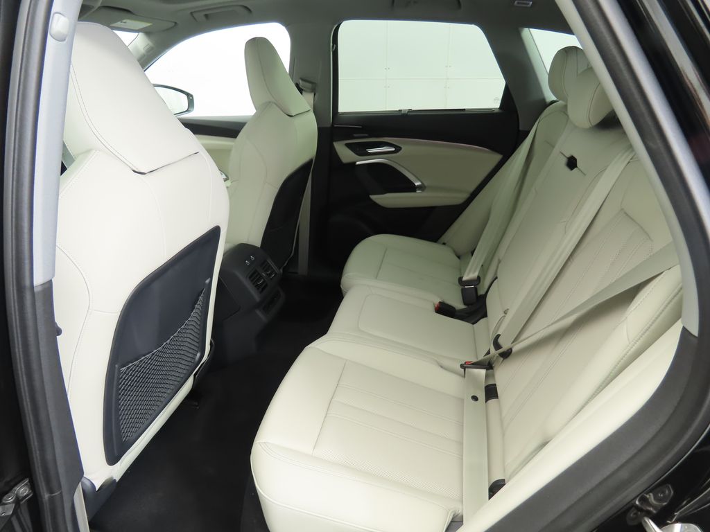 Thumbnail: 2025 Audi Q5 - 23
