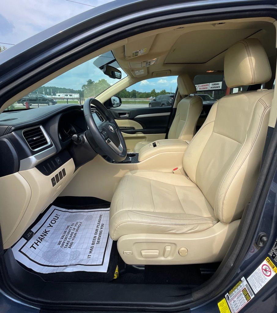 2016 Toyota Highlander XLE V6 Blue at Gullo Toyota