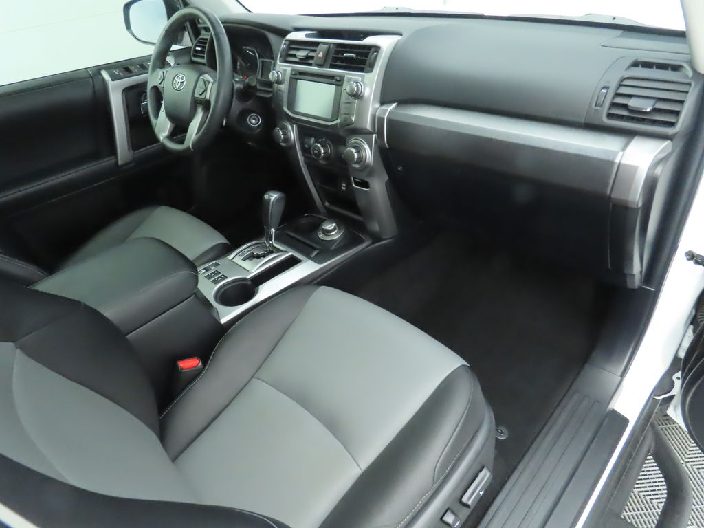 2018 Toyota 4Runner SR5 18