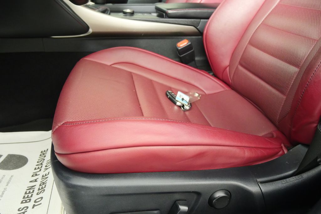 2018 Lexus IS 300 10