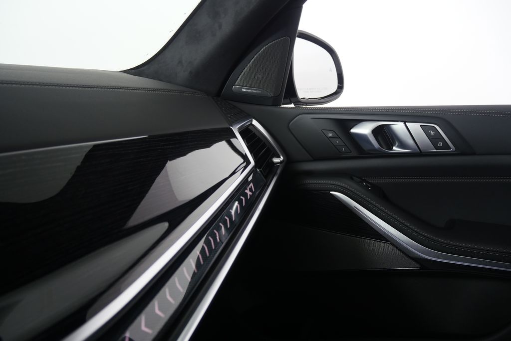 Thumbnail: 2026 BMW X7 - 26