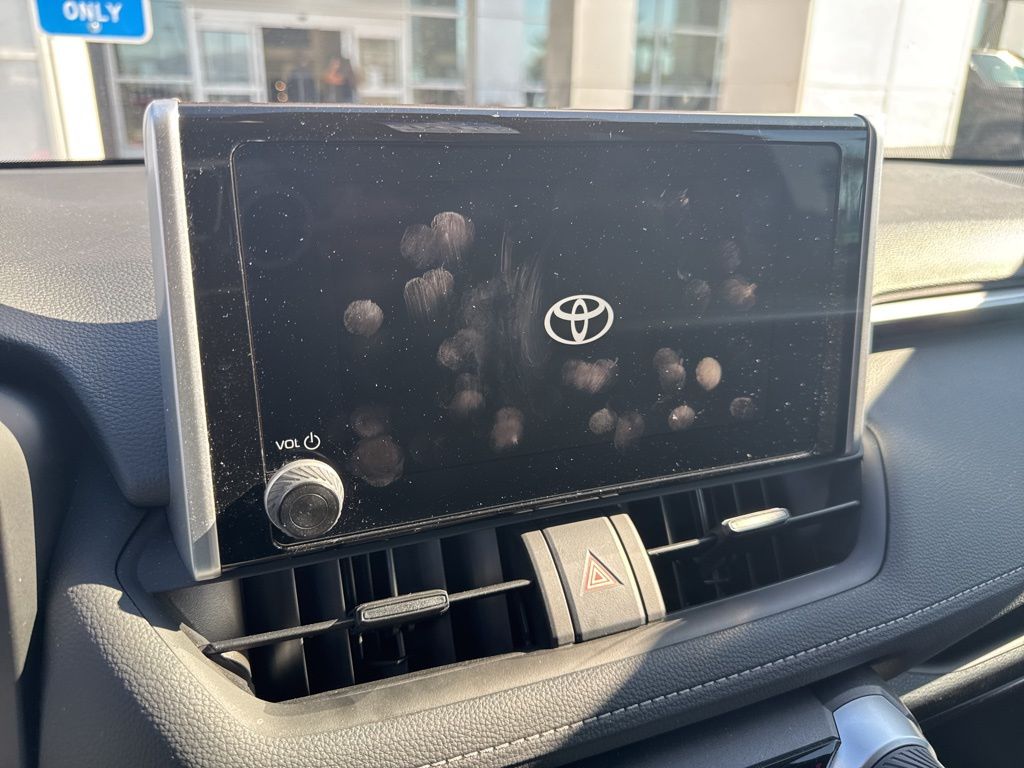 Thumbnail: 2024 Toyota RAV4 - 8