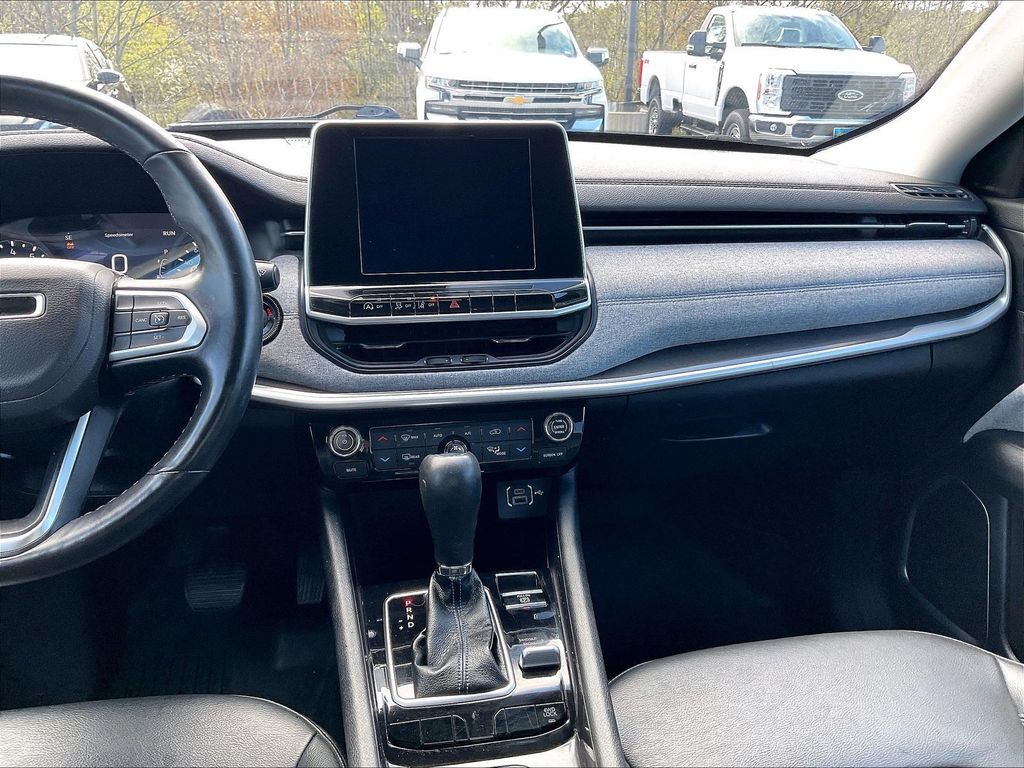 2022 Jeep Compass — photo 17
