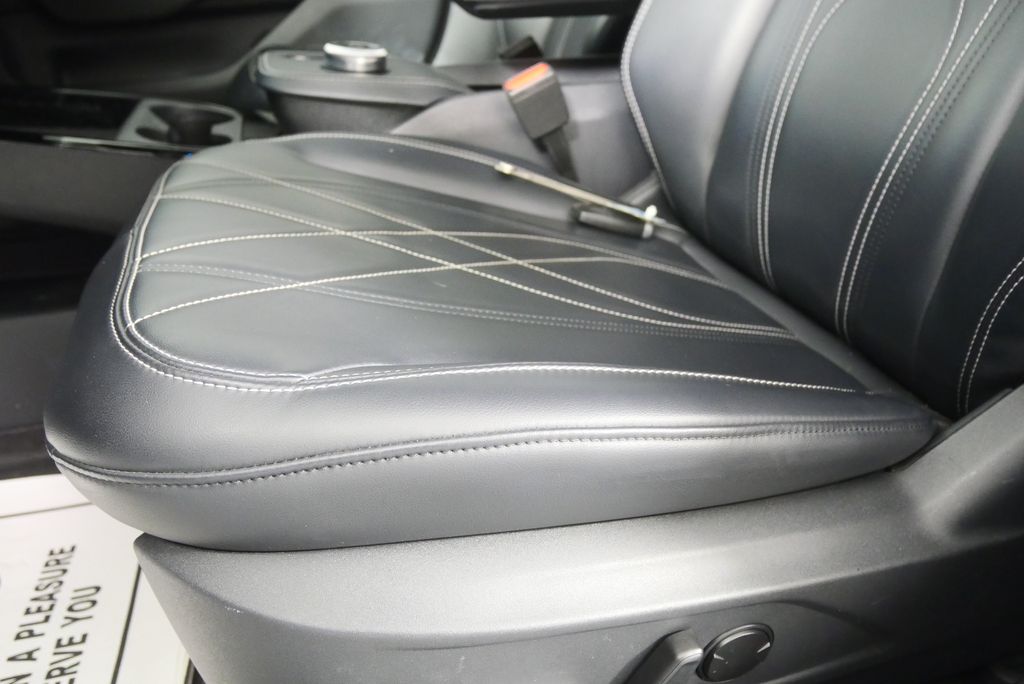 Thumbnail: 2022 Ford Mustang Mach-E - 9