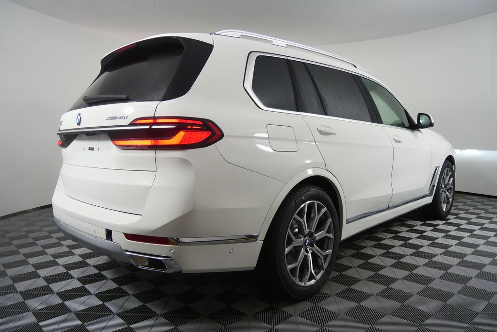 Thumbnail: 2026 BMW X7 - 3