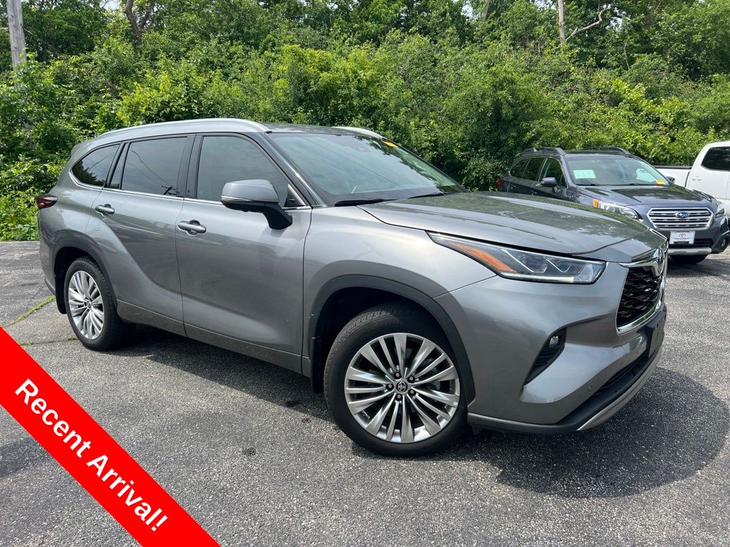 2025 Toyota Highlander Platinum AWD's photo