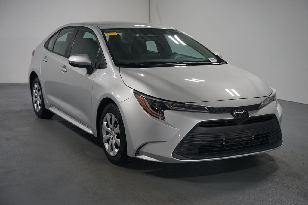 Thumbnail: 2023 Toyota Corolla - 3