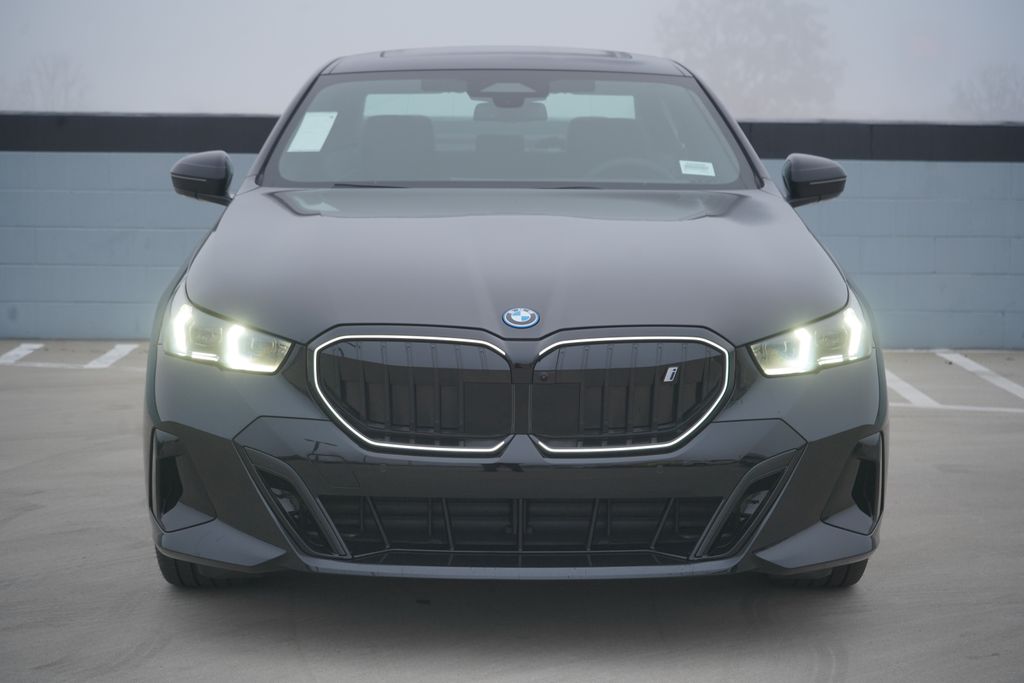 Thumbnail: 2026 BMW i5 - 2