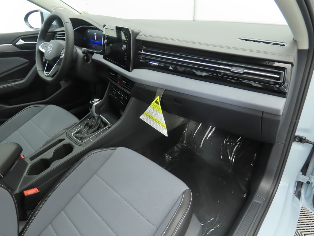 Thumbnail: 2026 Volkswagen Jetta - 17