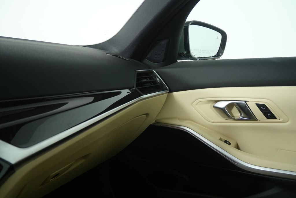 Thumbnail: 2024 BMW 3 Series - 26