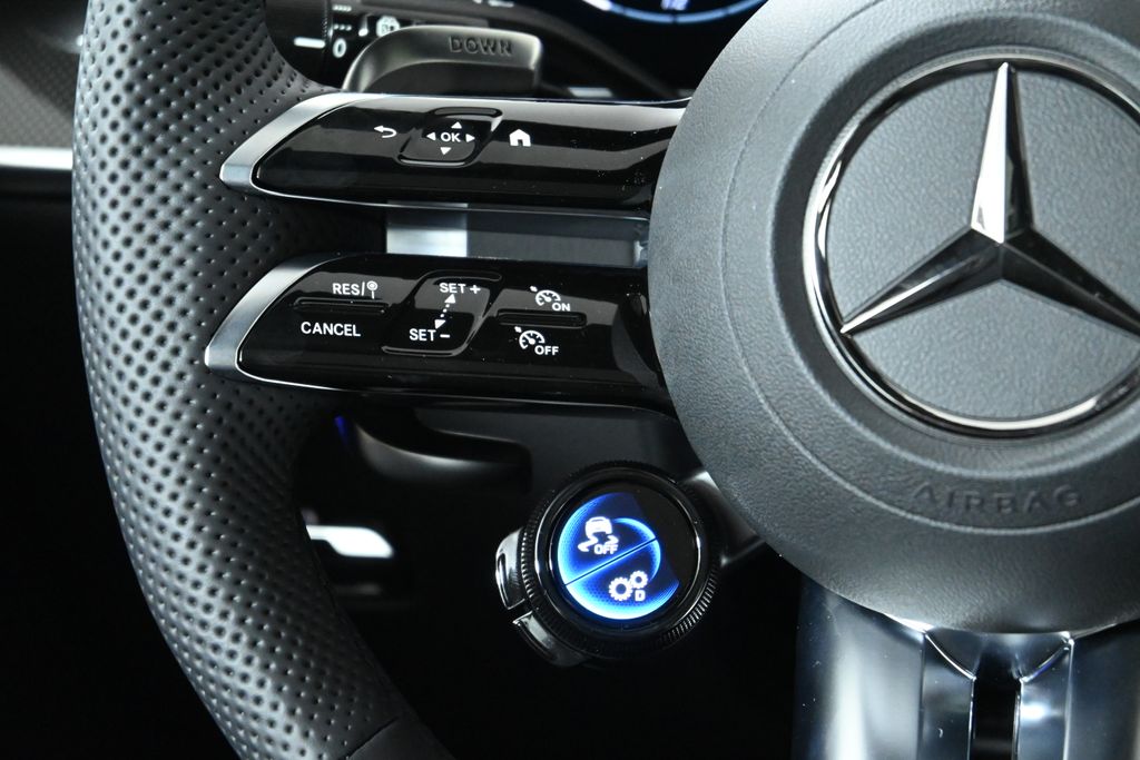 Thumbnail: 2026 Mercedes-Benz GLC - 16