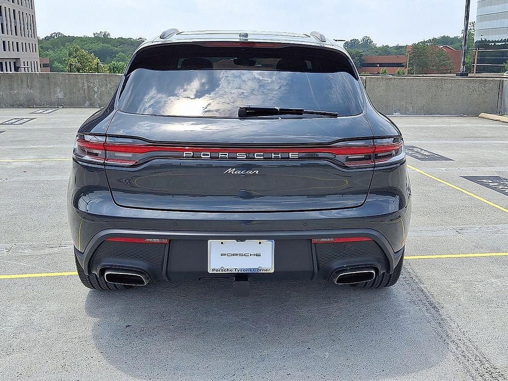 Thumbnail: 2025 Porsche Macan - 9
