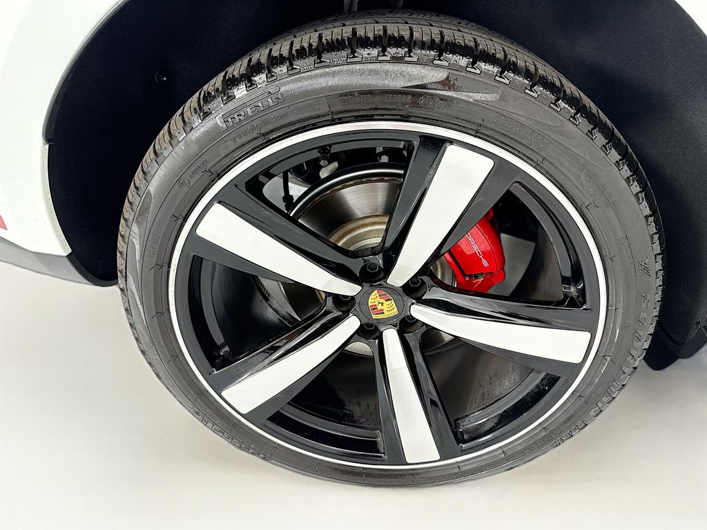 Thumbnail: 2026 Porsche Macan - 32