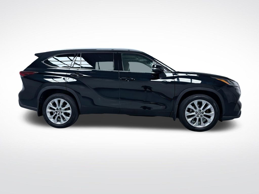 Used 2024 Toyota Highlander SUV