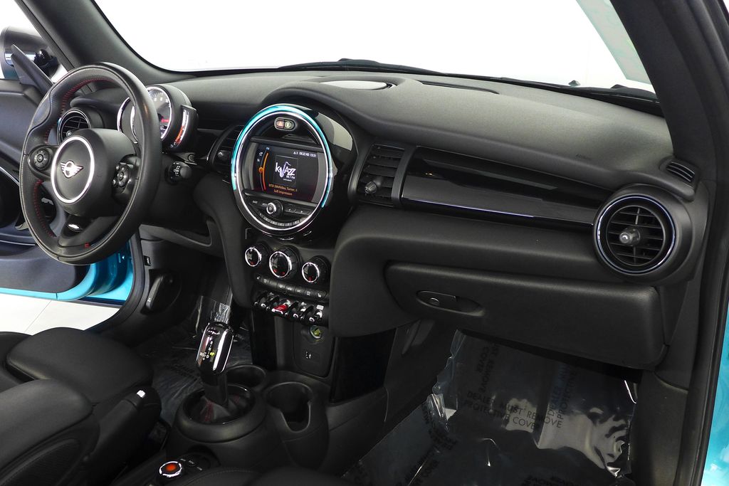 Thumbnail: 2020 MINI Cooper - 16