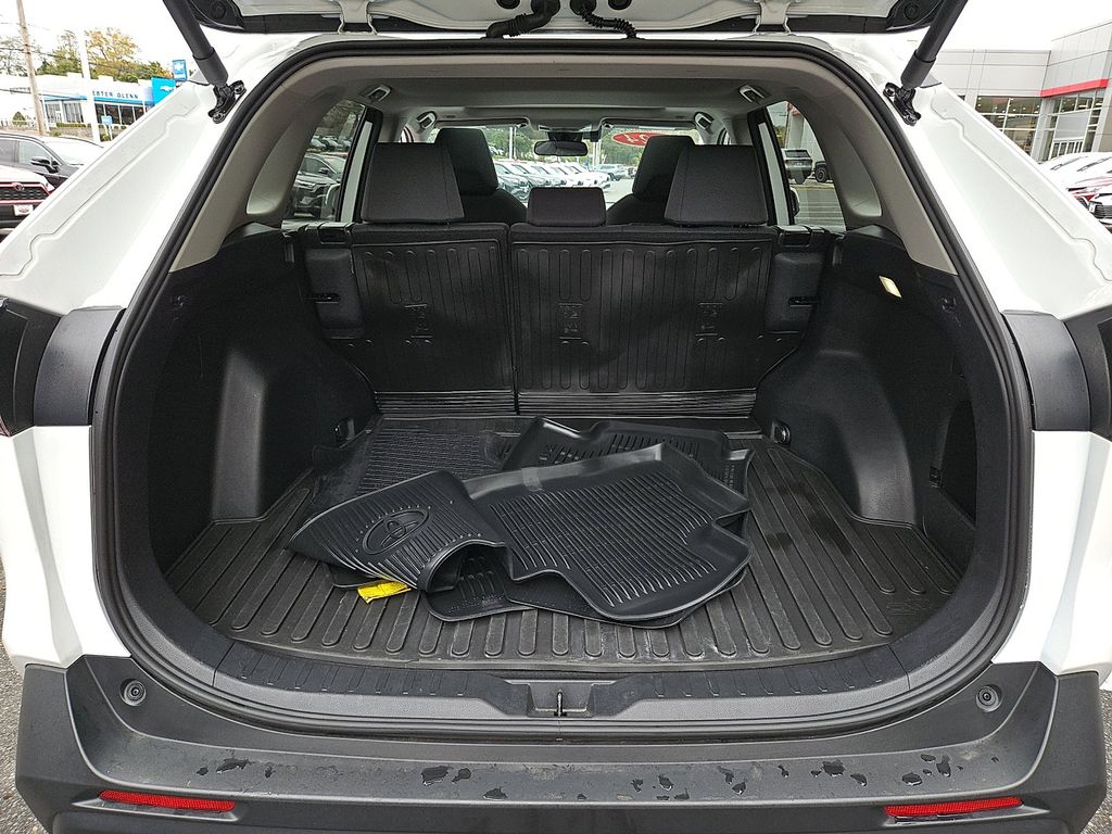 Thumbnail: 2024 Toyota RAV4 - 32