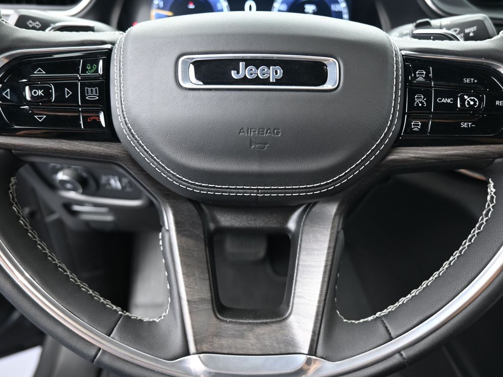 Used 2024 Baltic Gray Metallic Clearcoat Jeep Overland image 33