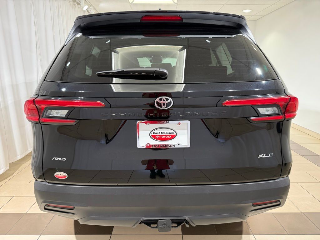 Thumbnail: 2024 Toyota Grand Highlander - 4