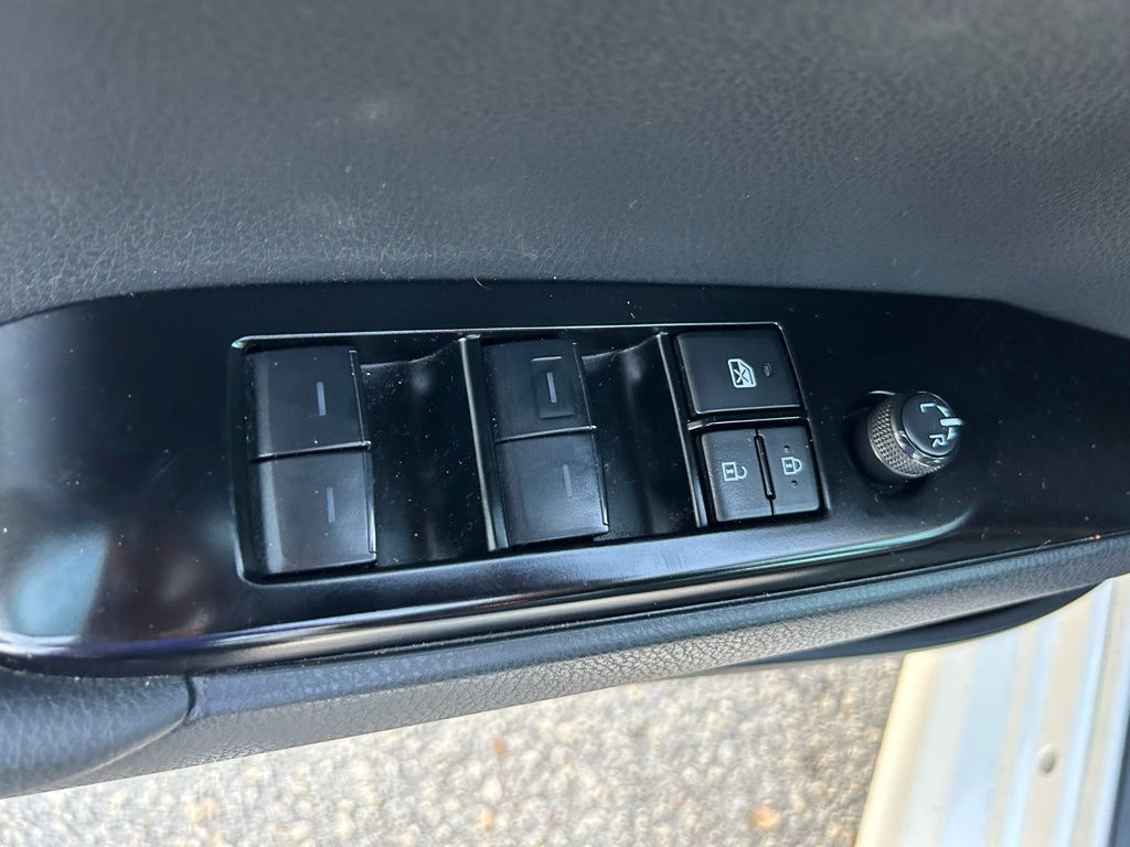 Thumbnail: 2025 Toyota Camry - 16