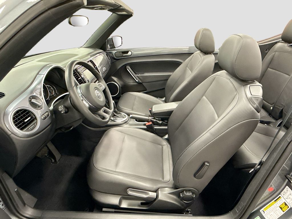 Thumbnail: 2013 Volkswagen Beetle - 23