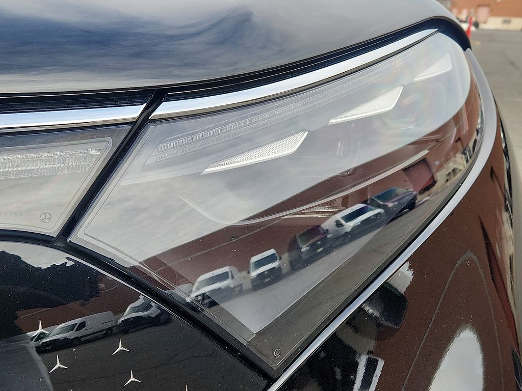 Thumbnail: 2023 Mercedes-Benz EQS - 9