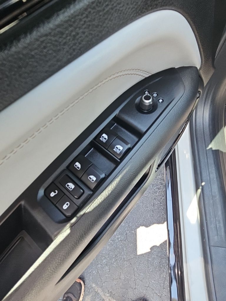 2025 Jeep Compass Limited - Photo 24