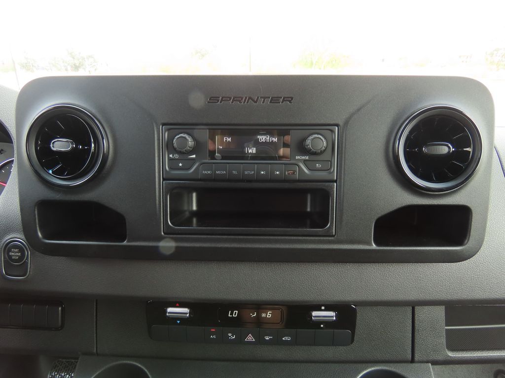 Thumbnail: 2025 Mercedes-Benz Sprinter - 15