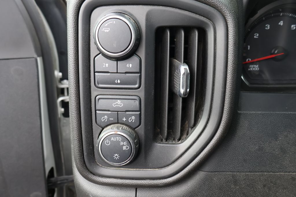 2022 Chevrolet Silverado 2500 Custom 18
