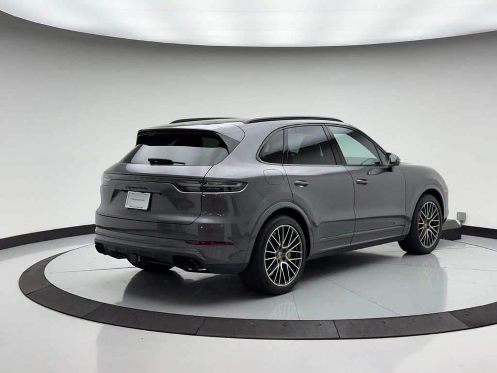 2021 Porsche Cayenne Turbo 10
