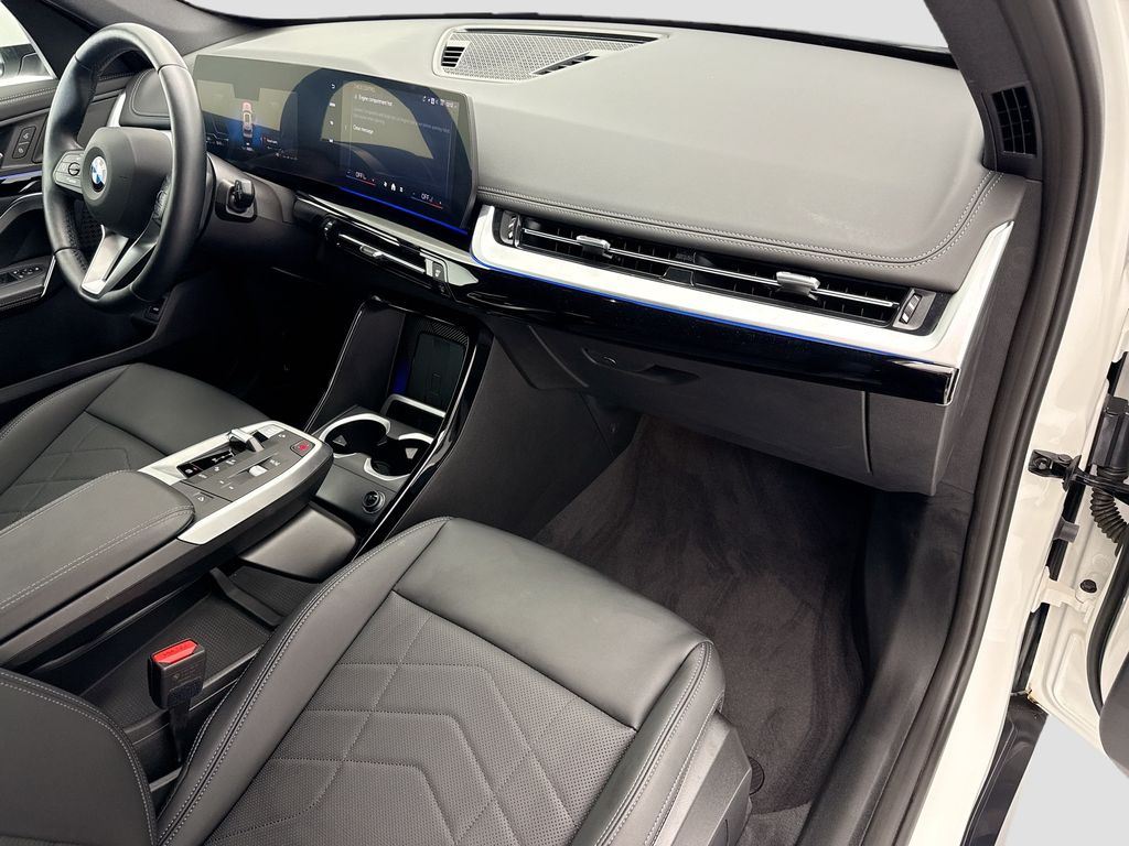 Thumbnail: 2025 BMW X1 - 15