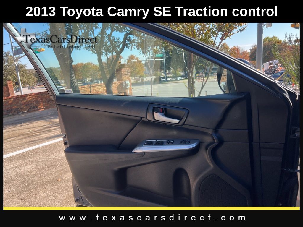 2013 Toyota Camry SE 11