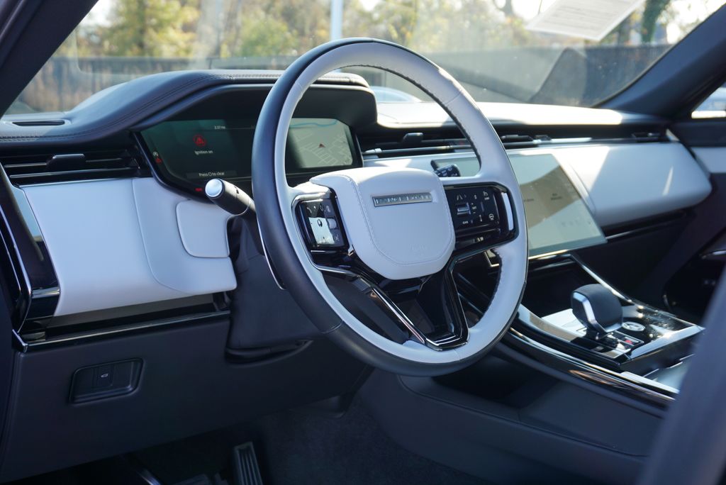 Thumbnail: 2025 Land Rover Range Rover Sport - 10