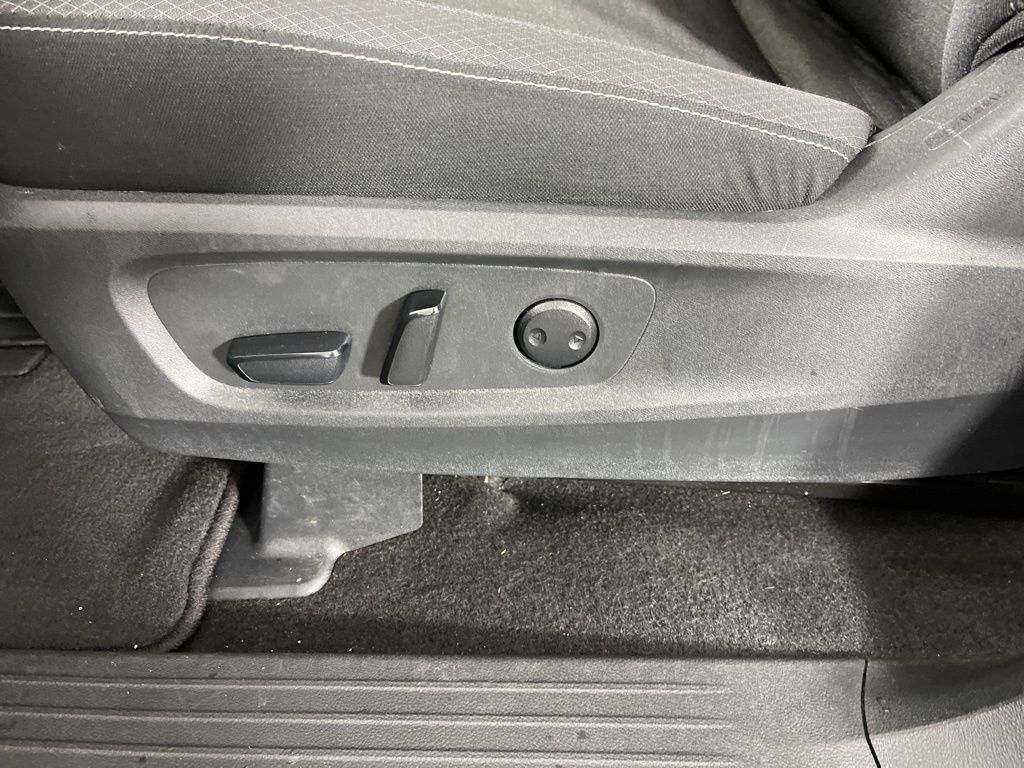 Thumbnail: 2025 Nissan Pathfinder - 25