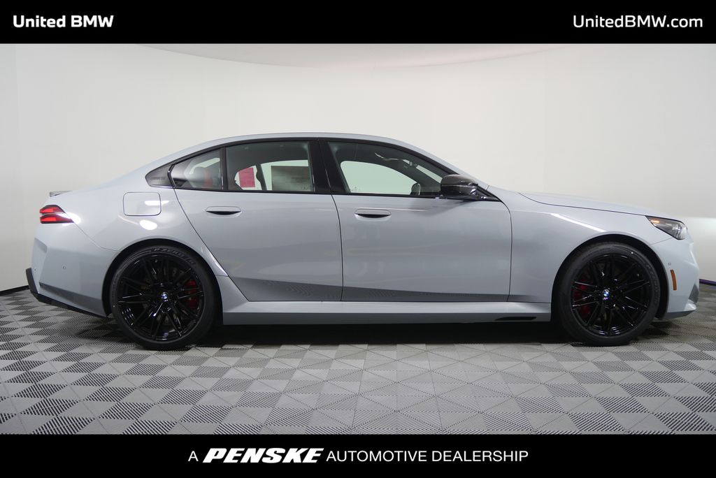 Thumbnail: 2026 BMW M5 - 2