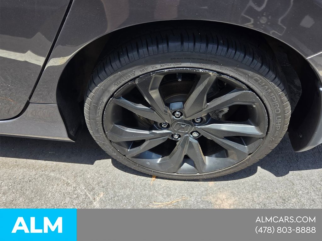Used 2019  Honda Sport image 4