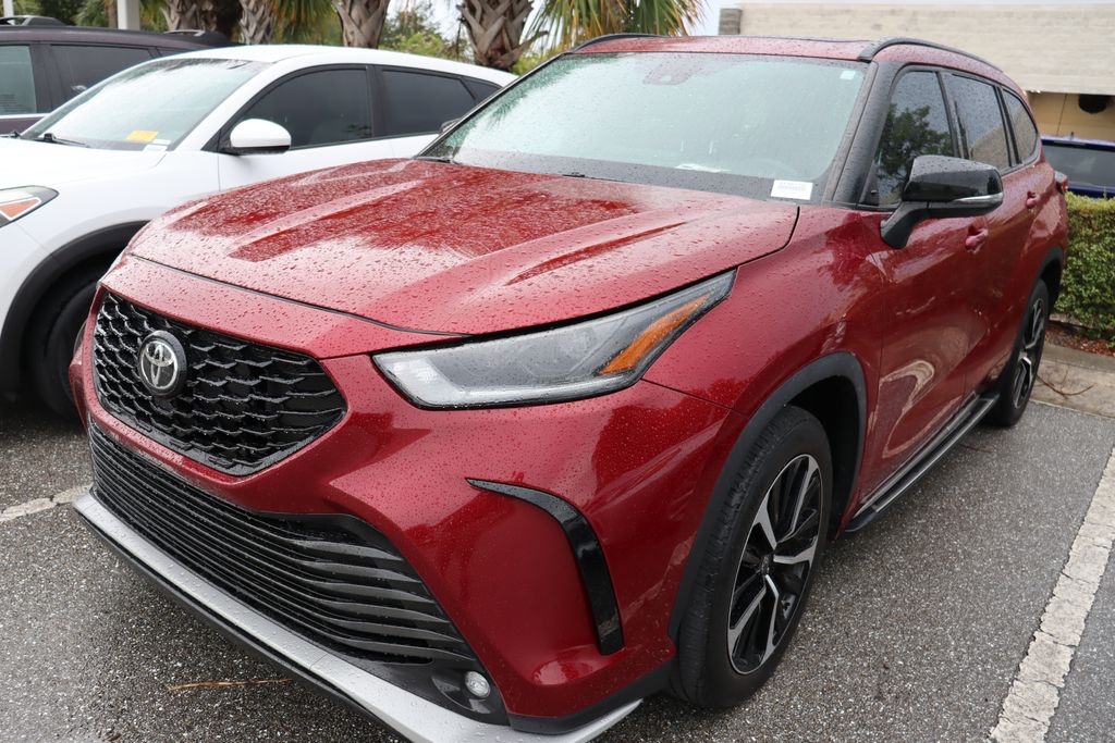Thumbnail: 2022 Toyota Highlander - 2