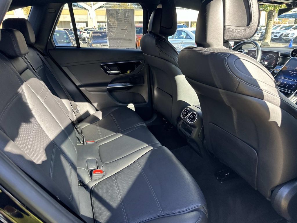 Thumbnail: 2023 Mercedes-Benz GLC - 25